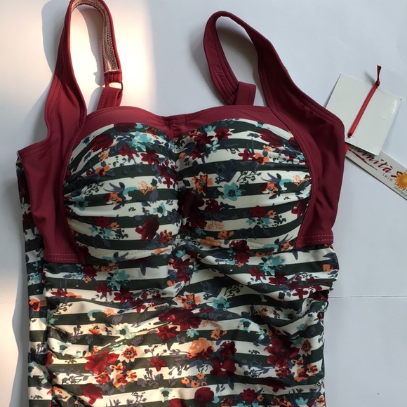 DM fashion Other - Floral striped swimsuit top